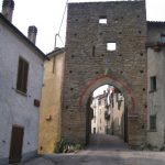 Mombarcaro - Arco d'ingresso
