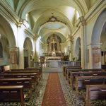 Le tre navate della parrocchiale di Santa Lucia